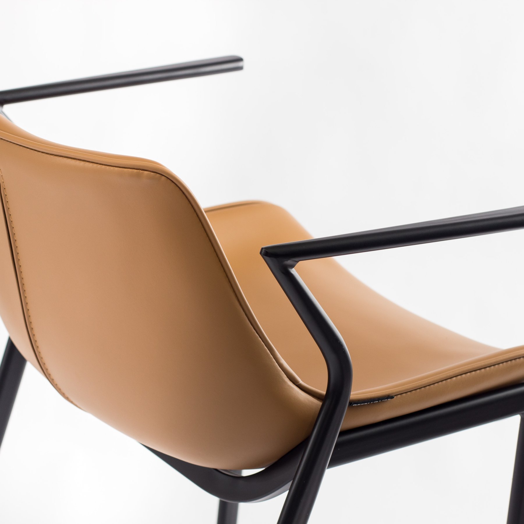 Стул Эссен барный светло-коричневая экокожа ножки черные