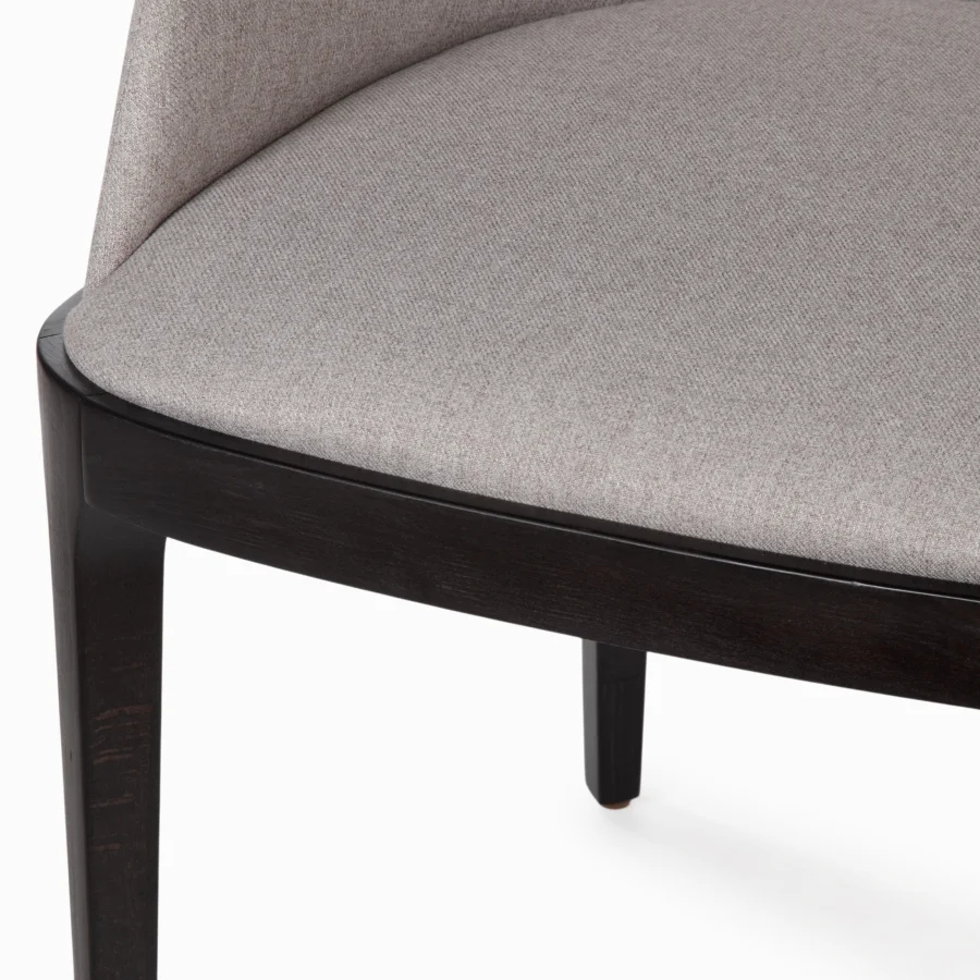 Обеденный стул Gustav с подлокотниками