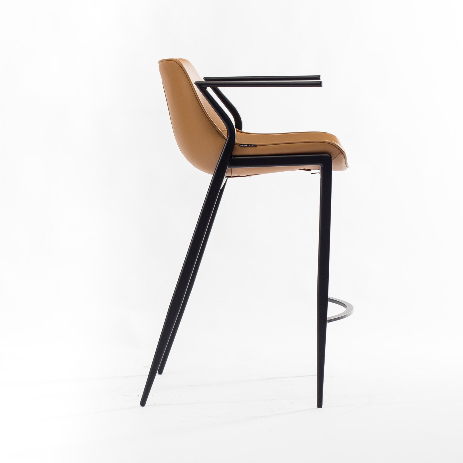 Стул Эссен барный светло-коричневая экокожа ножки черные