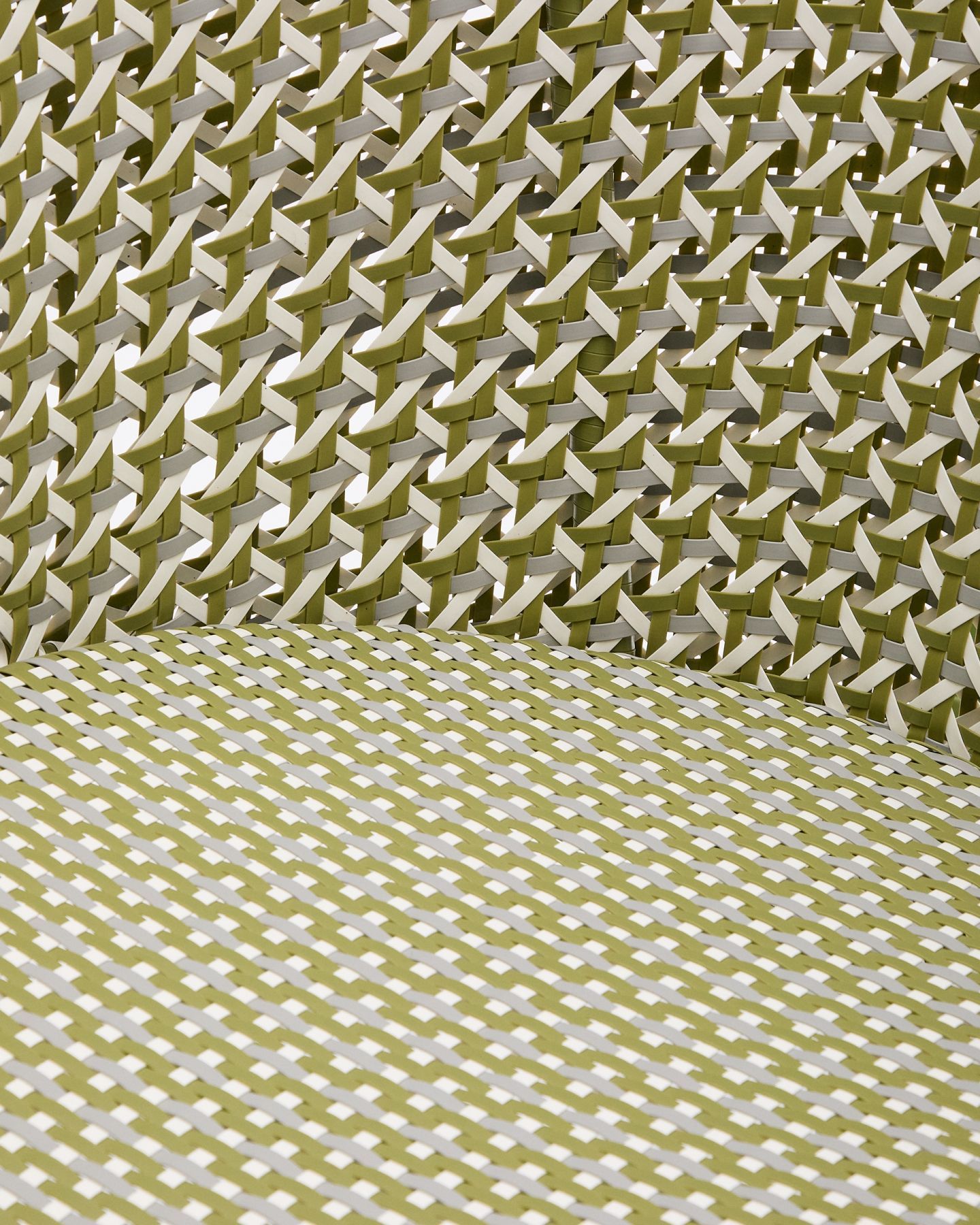 Подвесное кресло Saliga зеленого цвета из алюминия и искусственного ротанга