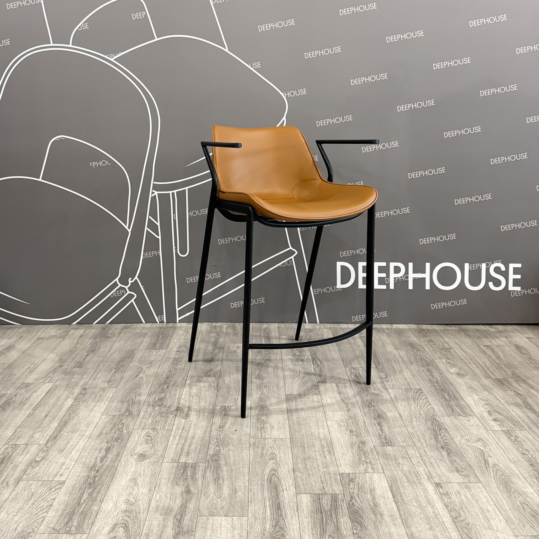 Стул Эссен барный светло-коричневая экокожа ножки черные