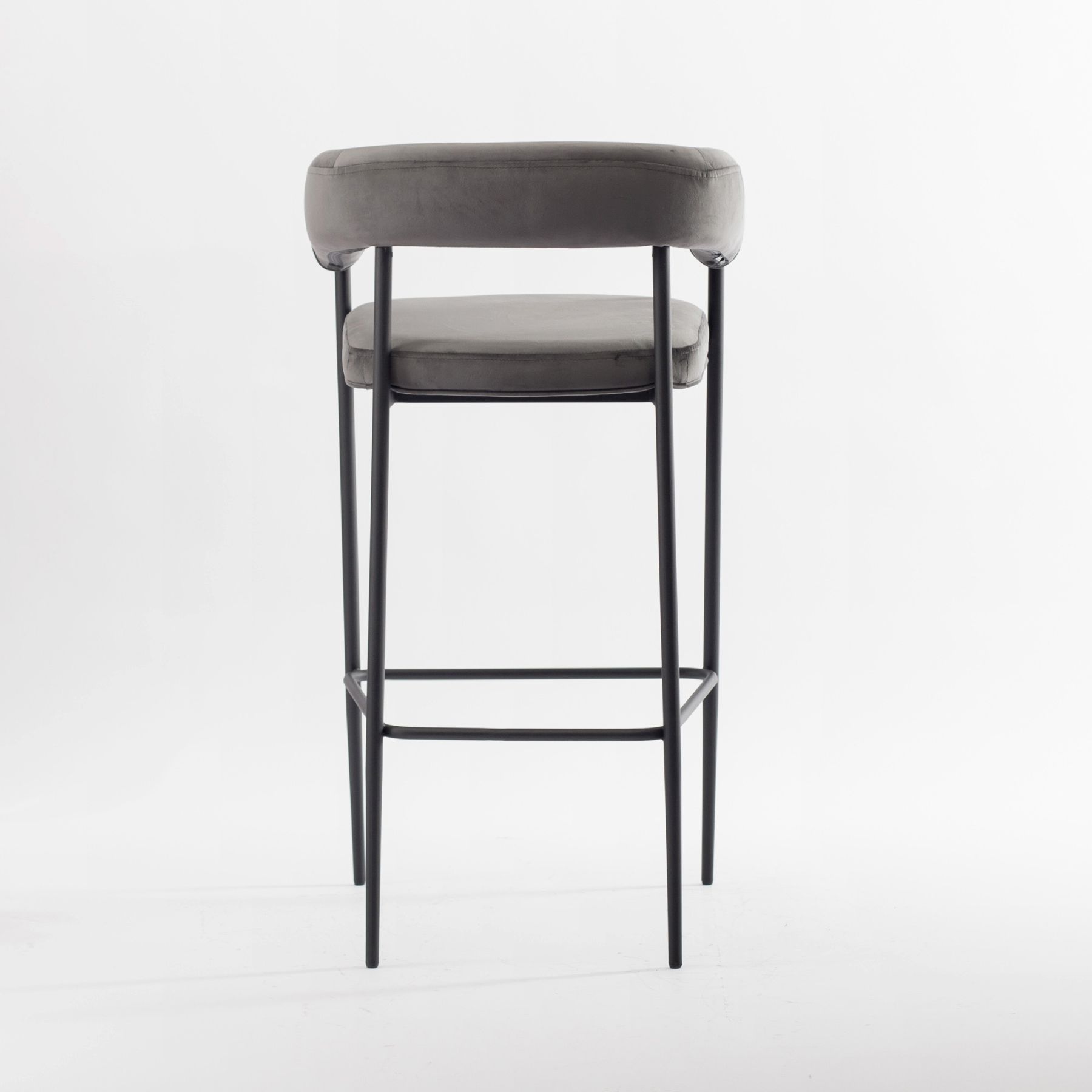 Стул барный Манчестер сиденье с наклоном темно-серый бархат ножки металл черный