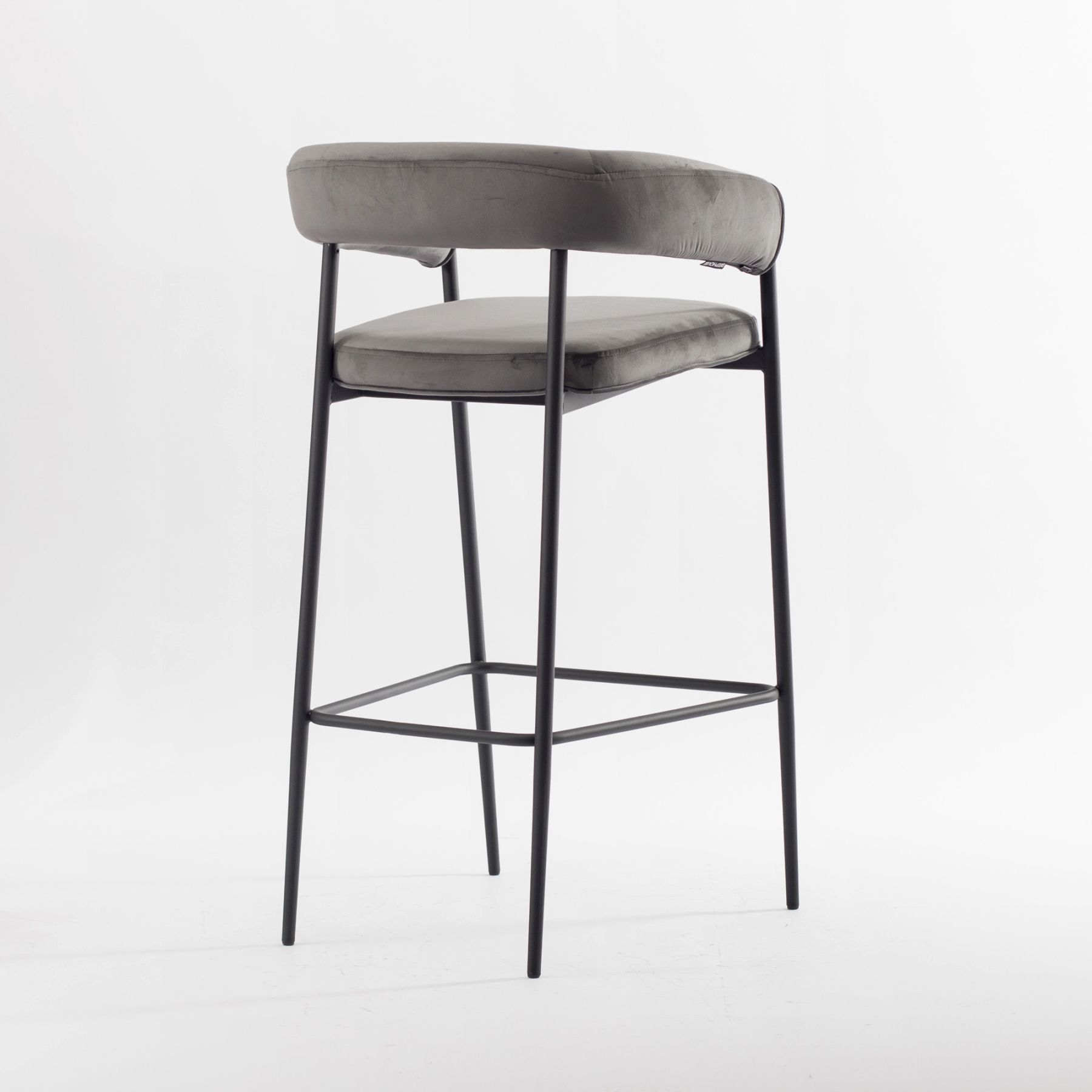 Стул барный Манчестер сиденье с наклоном темно-серый бархат ножки металл черный