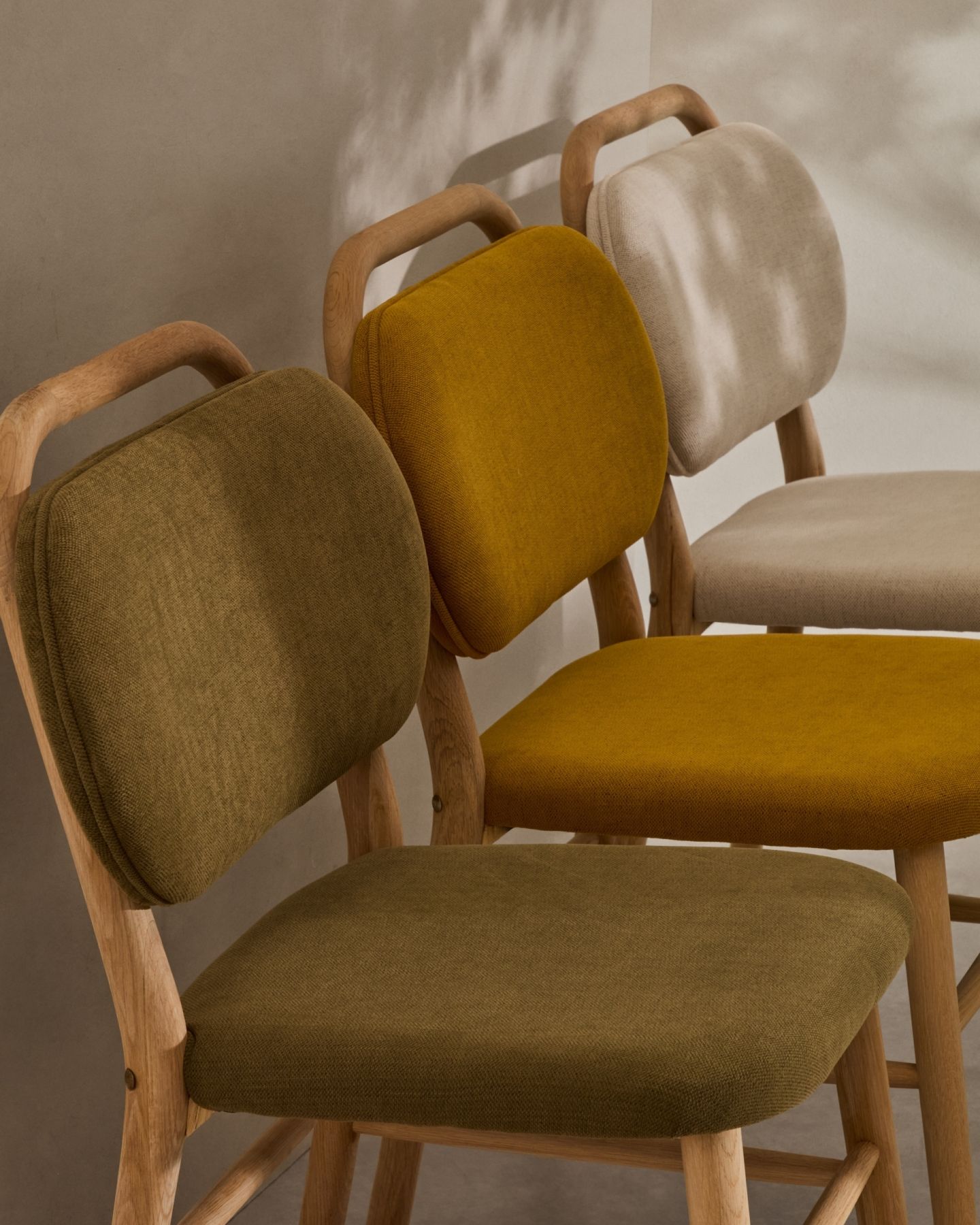 Helda Стул из зеленой синели и массива дуба