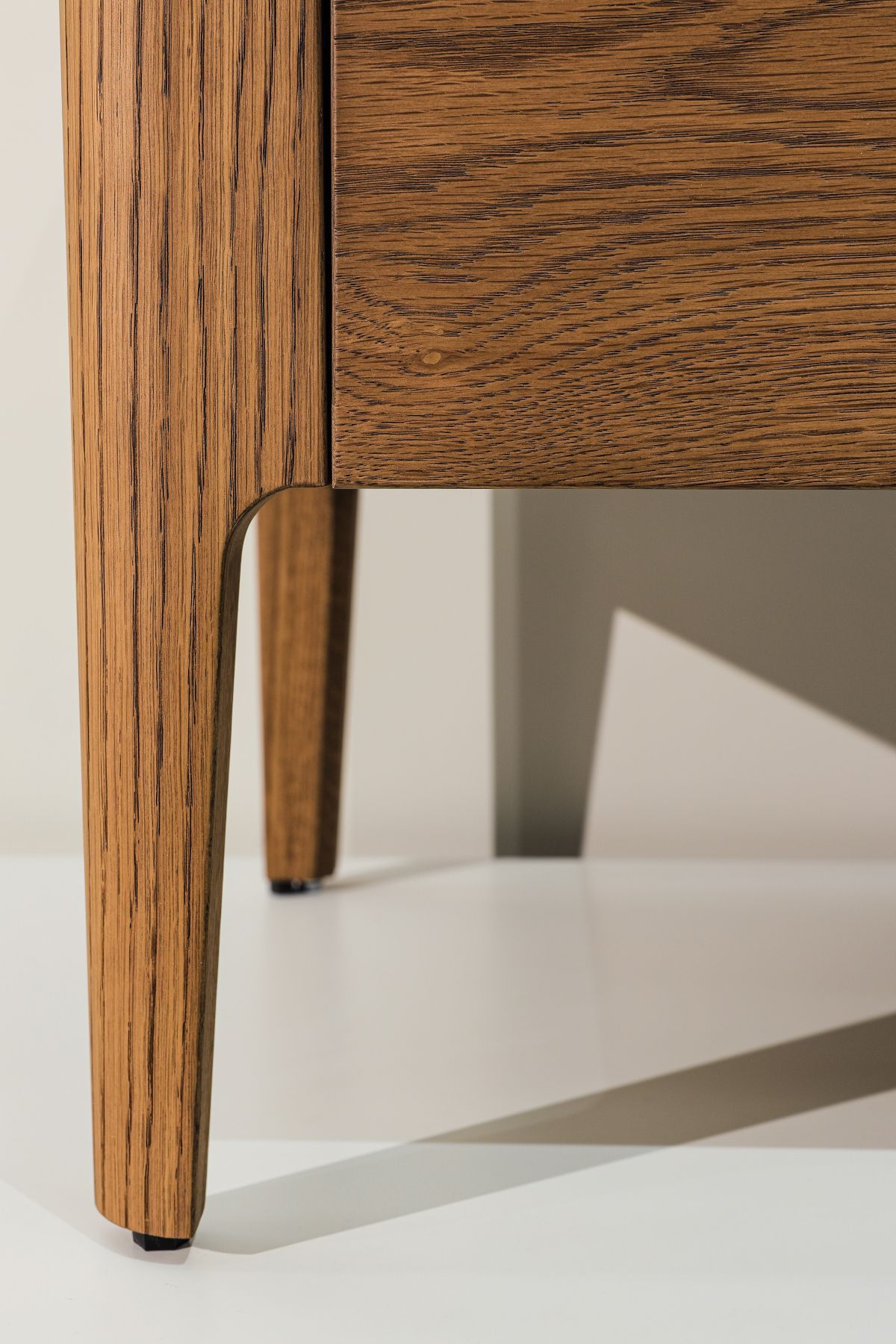 ТВ тумба Piega в цвете дуб мускатный матовый и типом столешницы Супер-матовый оливковый темный (ХДФ)