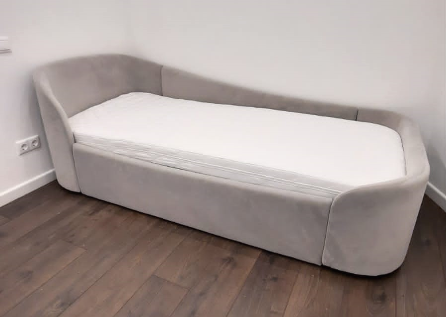 Диван-кровать KIDI Soft с низким изножьем 90*200 см R антивандальная ткань (серый)