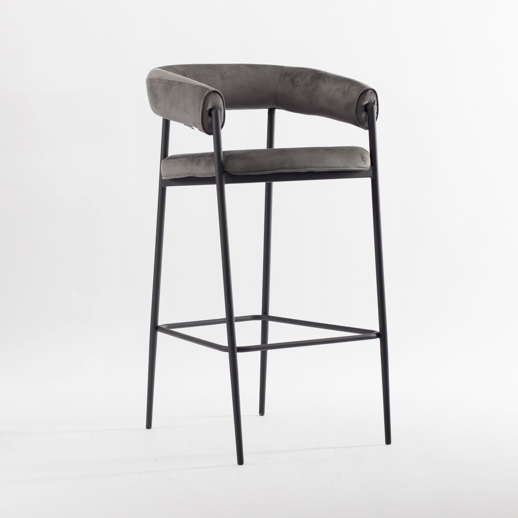 Стул барный Манчестер сиденье с наклоном темно-серый бархат ножки металл черный